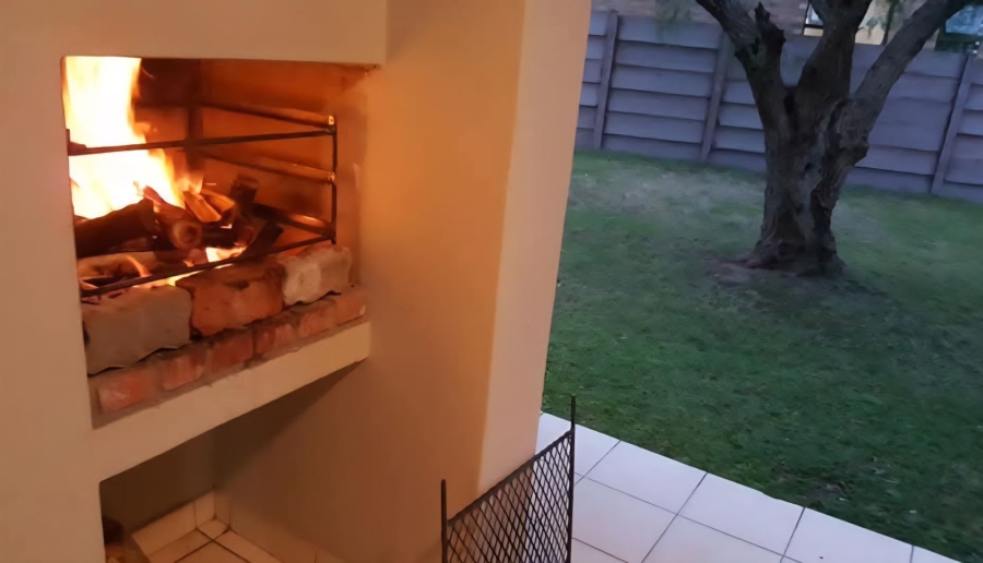2 Bedroom Property for Sale in Hartenbos Central Western Cape